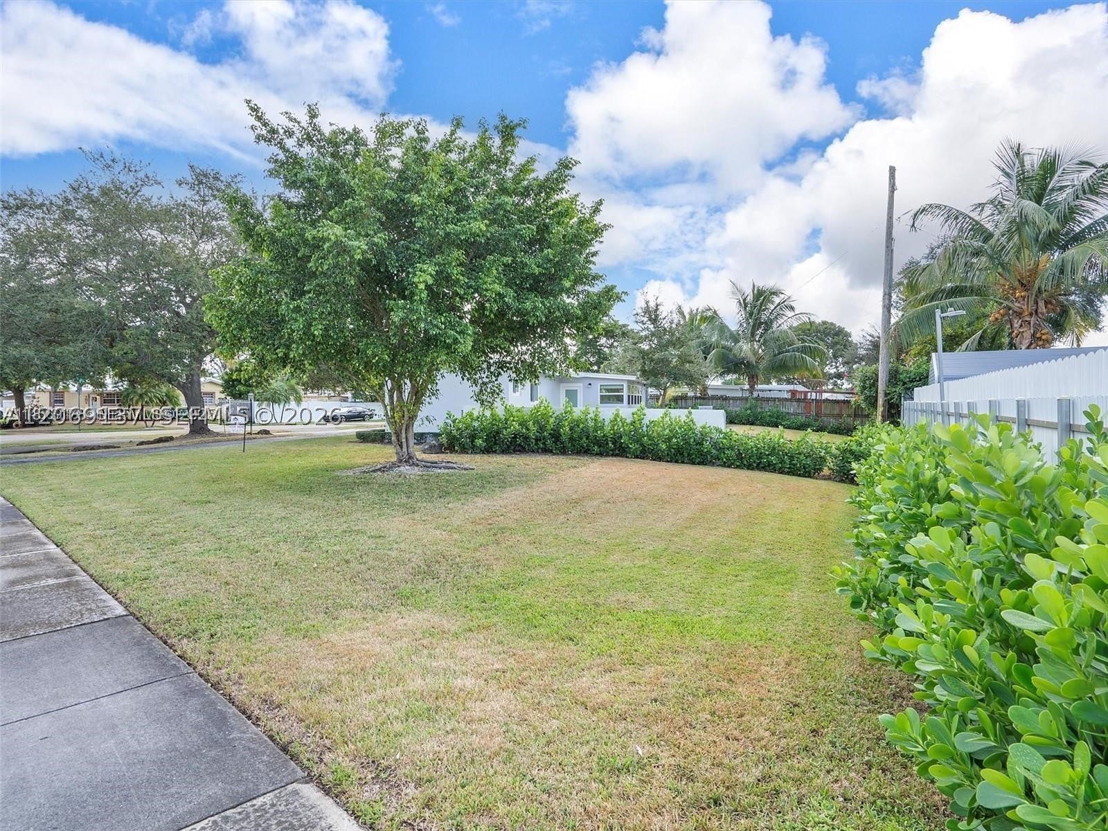 17320 NW 80th Ave, Hialeah FL 33015