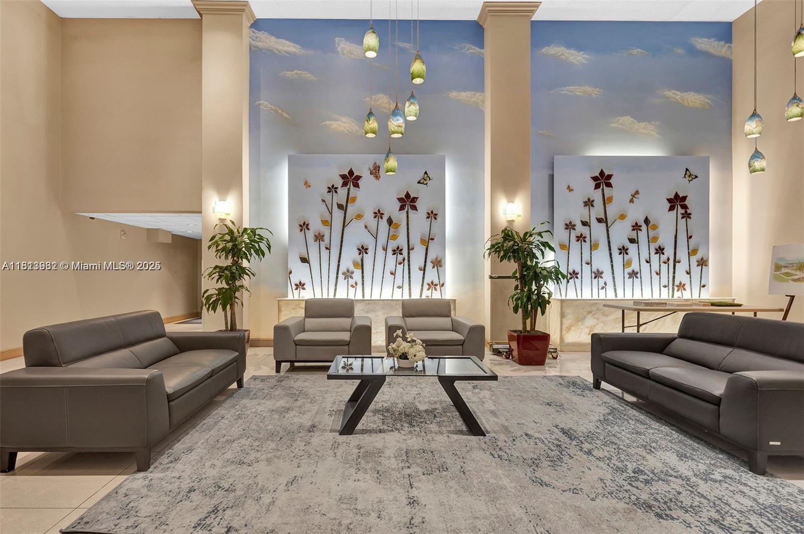 SUMMIT CONDO - Residential