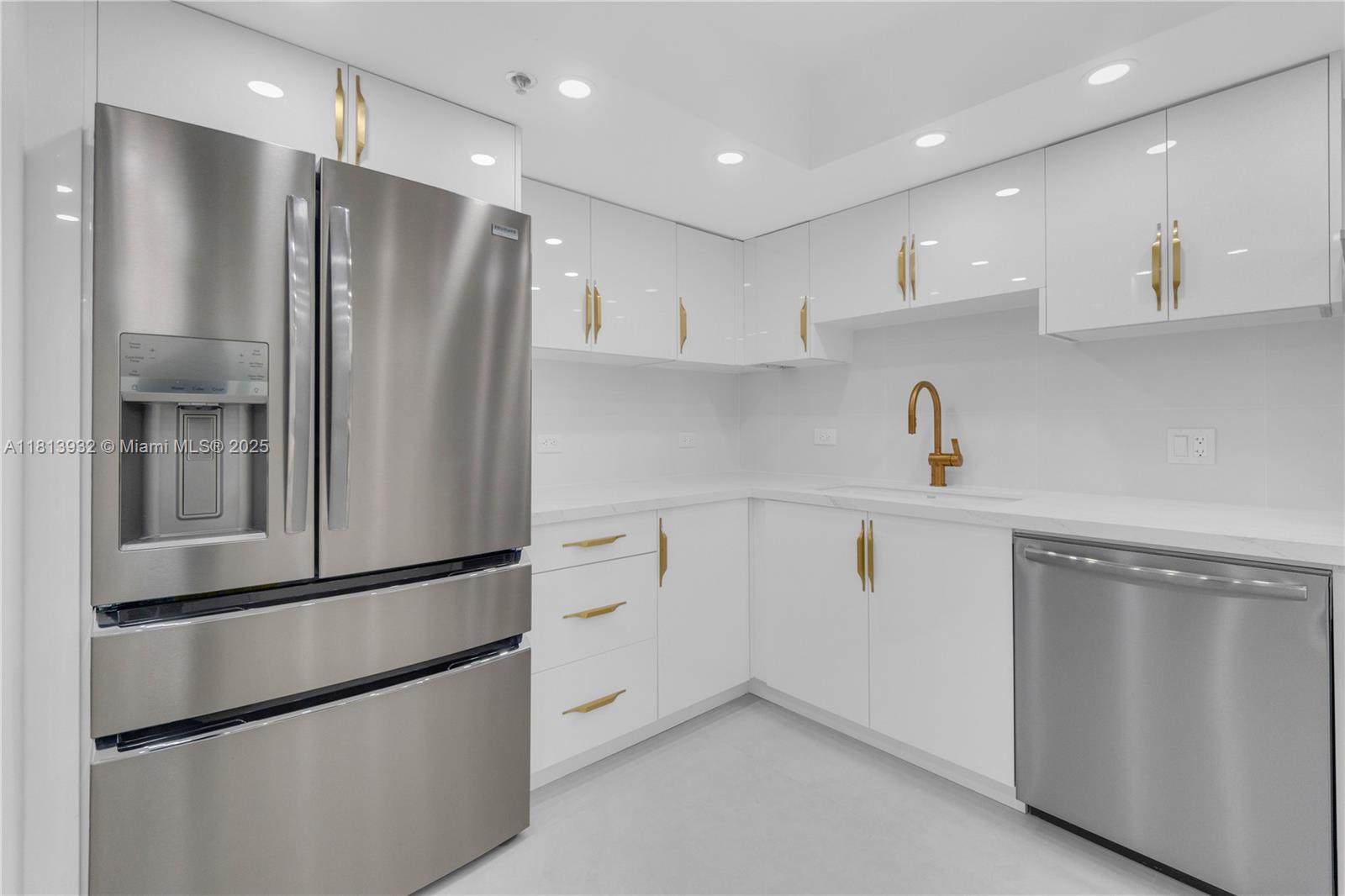 1201 S Ocean Dr 507S
