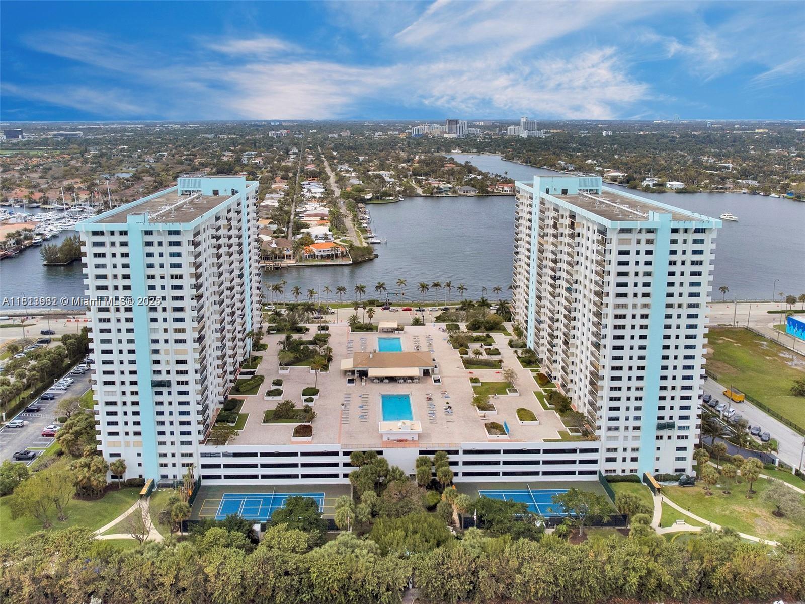 SUMMIT CONDO - Residential