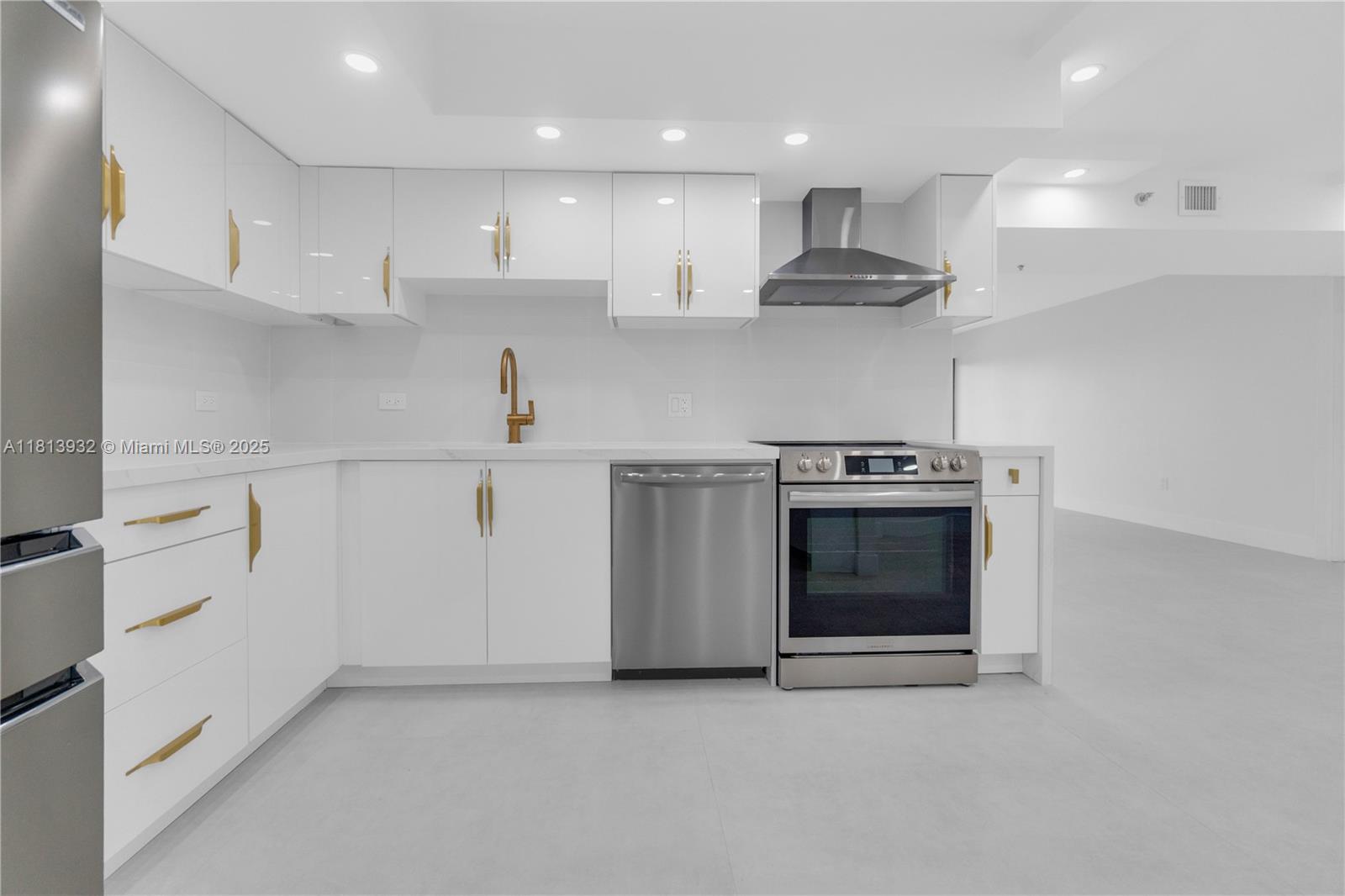 1201 S Ocean Dr 507S