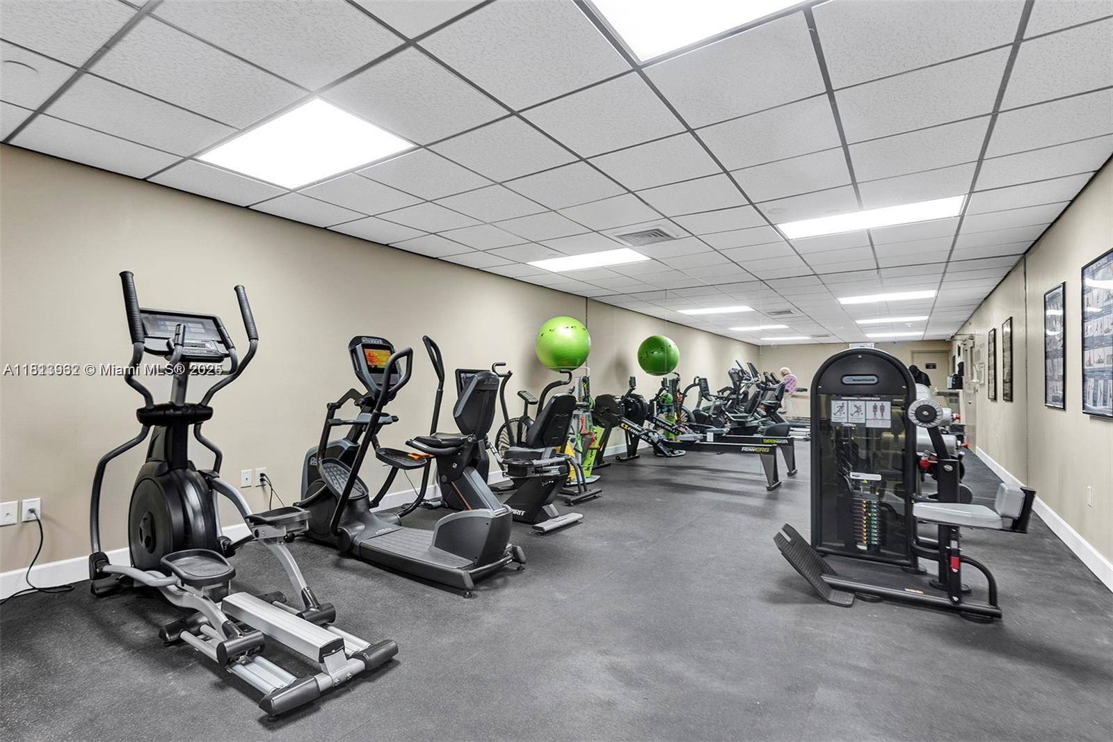 SUMMIT CONDO - Residential