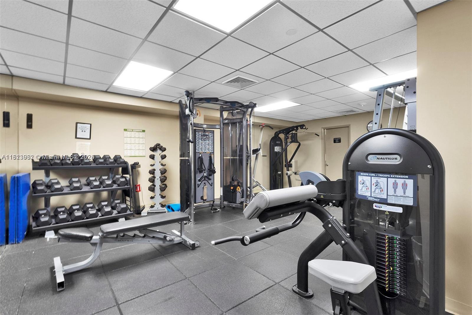 SUMMIT CONDO - Residential