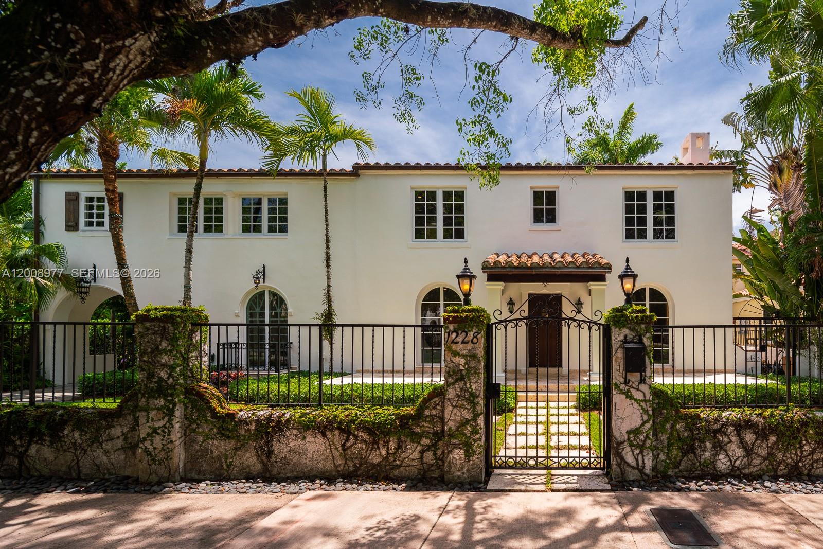 CORAL GABLES SEC E - Residential