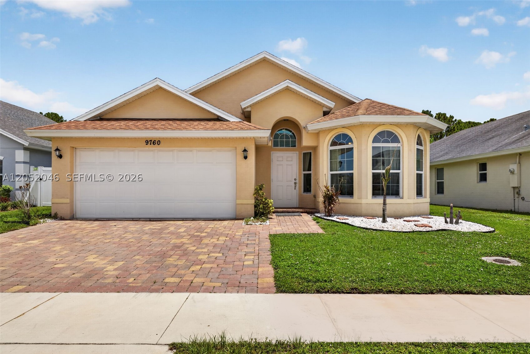 9760 Palm Breezes Dr