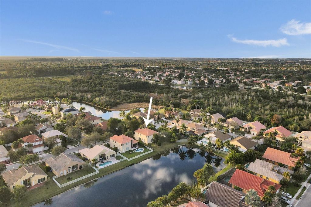 Photo of 751 SW 191st Ave, Pembroke Pines, FL 33029 (MLS # A11951621)