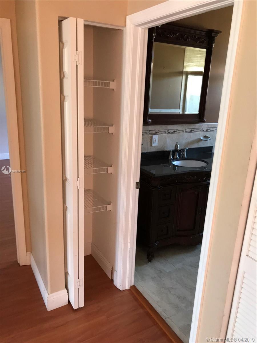 MAPLE RIDGE 167-38 B POR P - Residential Lease