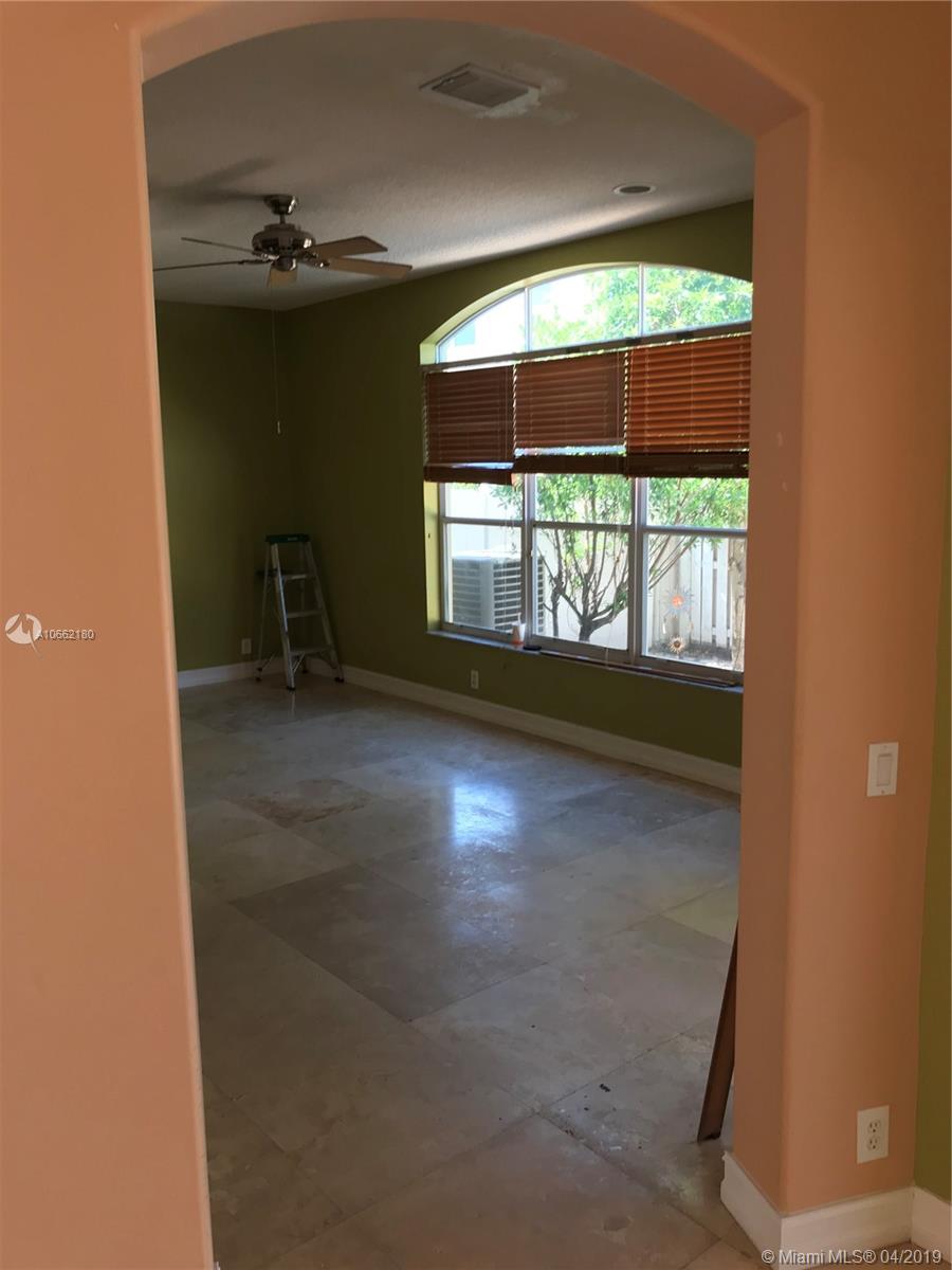 MAPLE RIDGE 167-38 B POR P - Residential Lease
