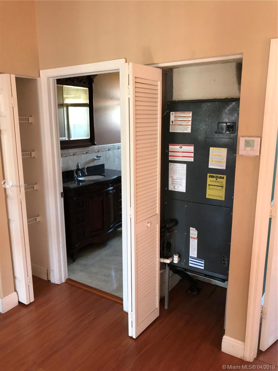 MAPLE RIDGE 167-38 B POR P - Residential Lease