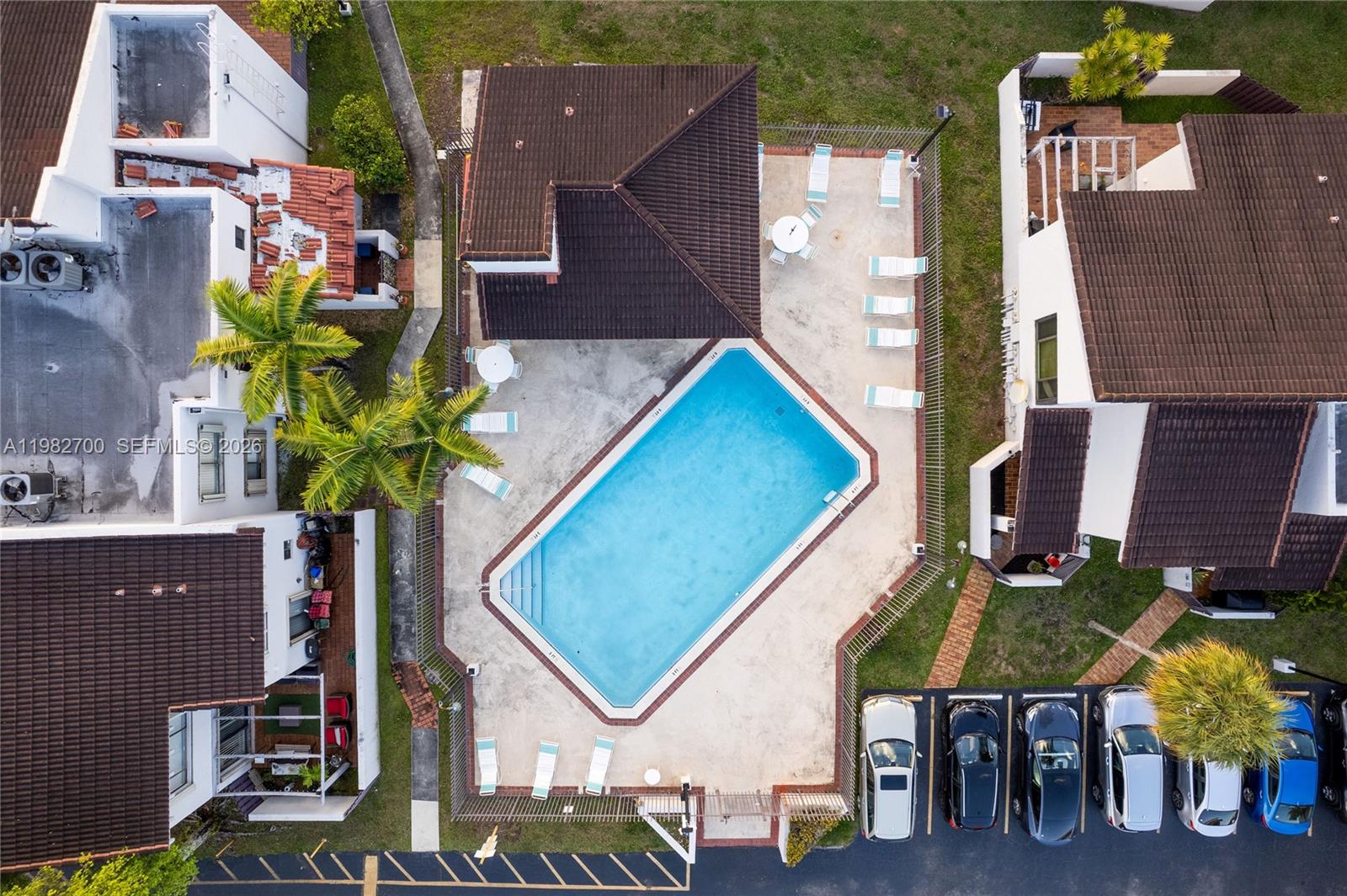 LA ARBOLEDA CONDO PH II - Residential