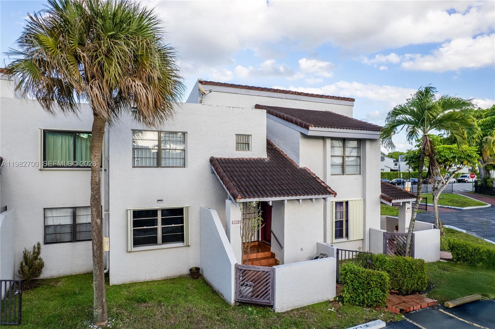 LA ARBOLEDA CONDO PH II - Residential