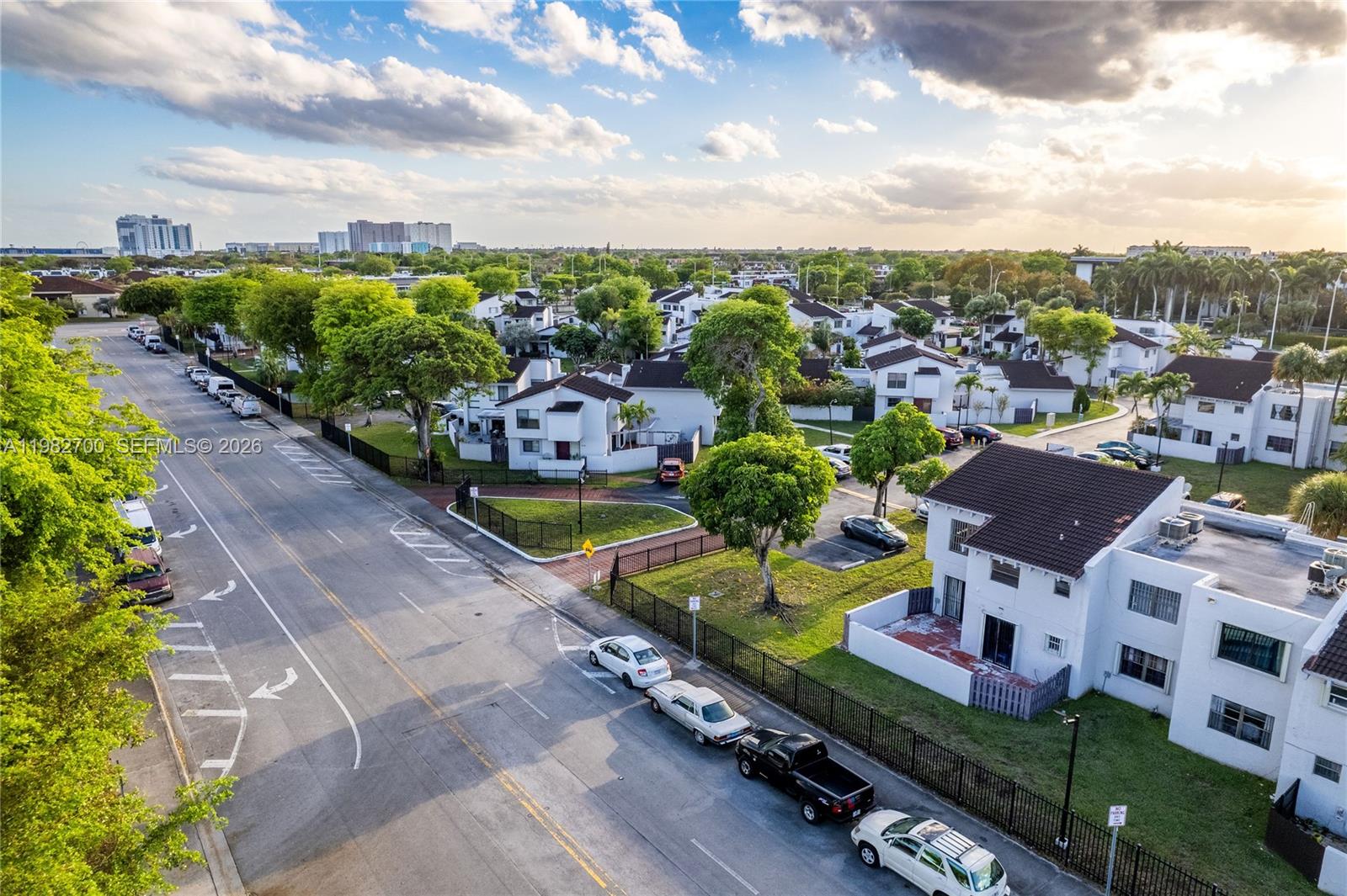 LA ARBOLEDA CONDO PH II - Residential