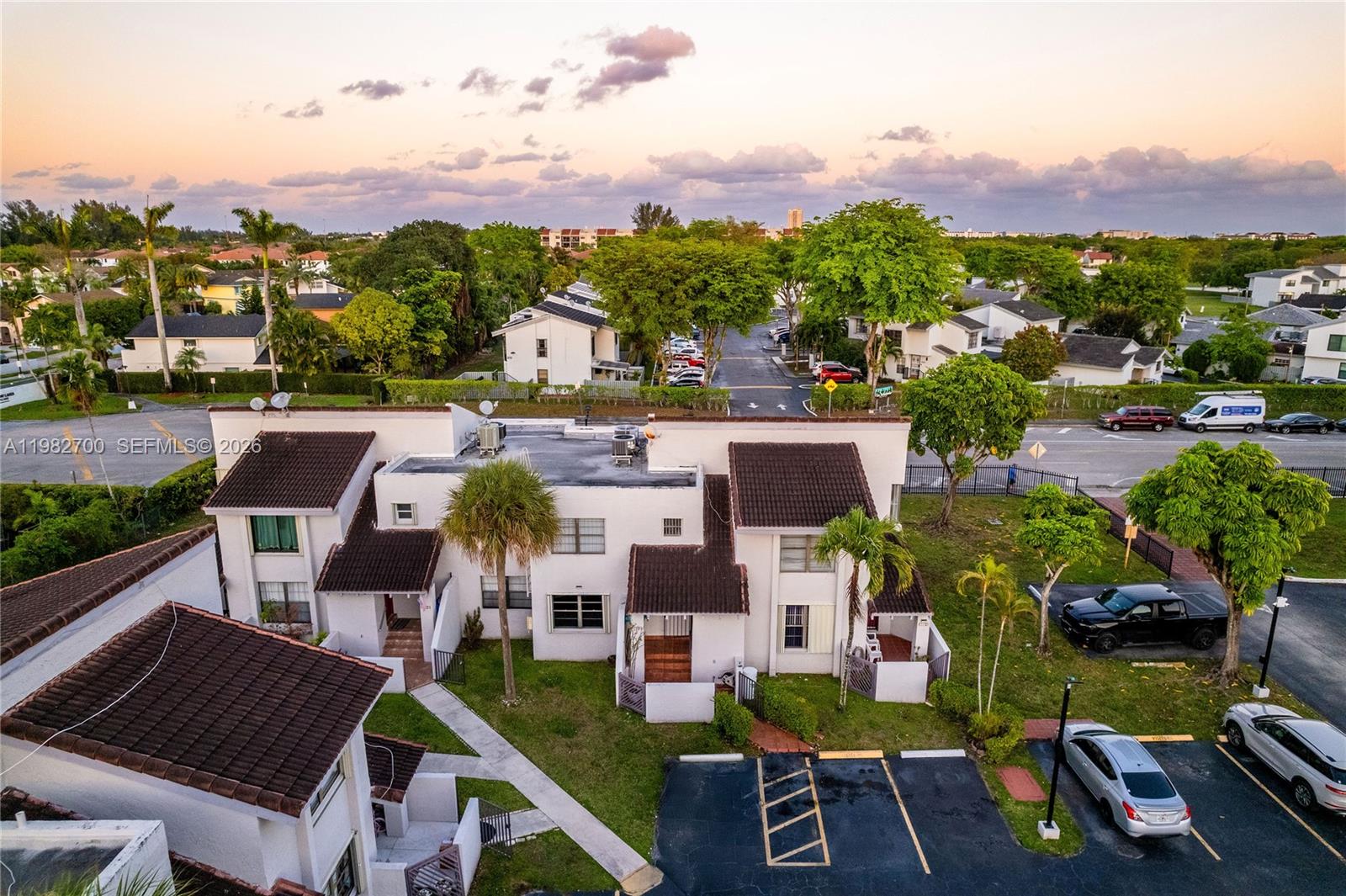 LA ARBOLEDA CONDO PH II - Residential