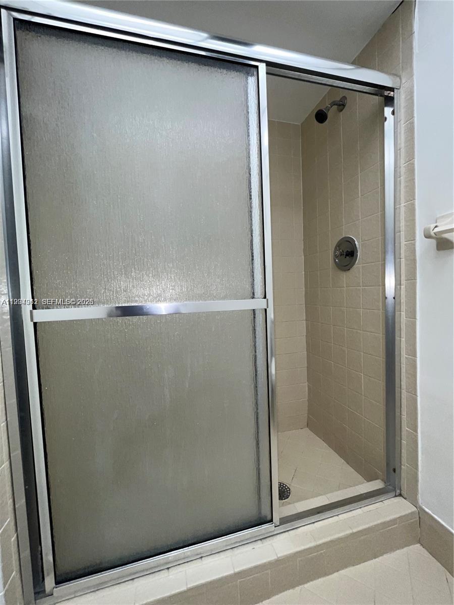 WATERS EDGE OF CORAL SPRI - Residential Lease