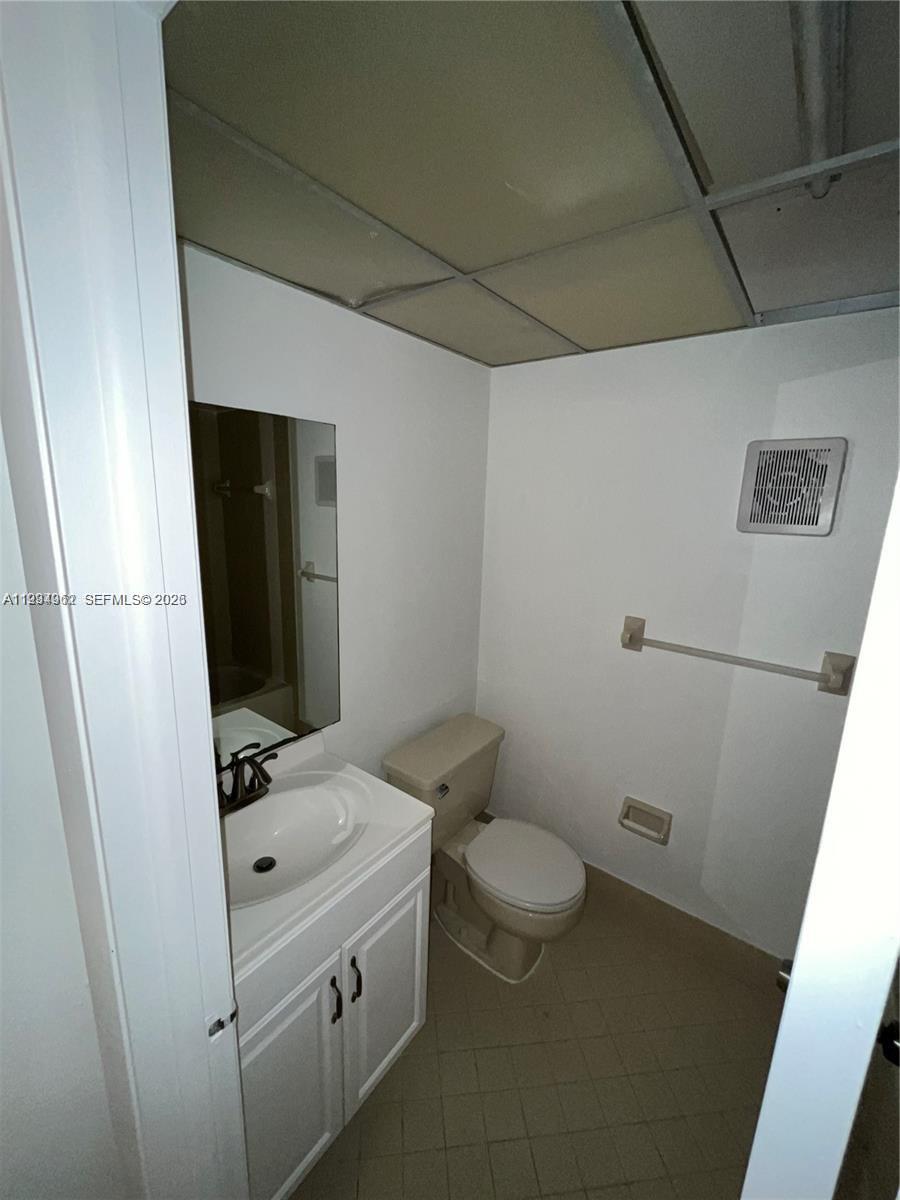 WATERS EDGE OF CORAL SPRI - Residential Lease