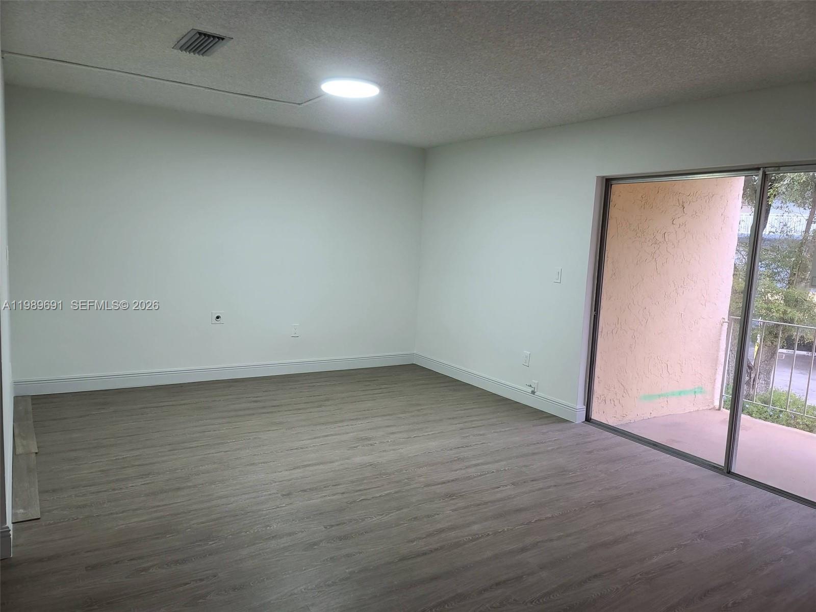 THE BEACH CLUB FONTAINEBL - Residential Lease