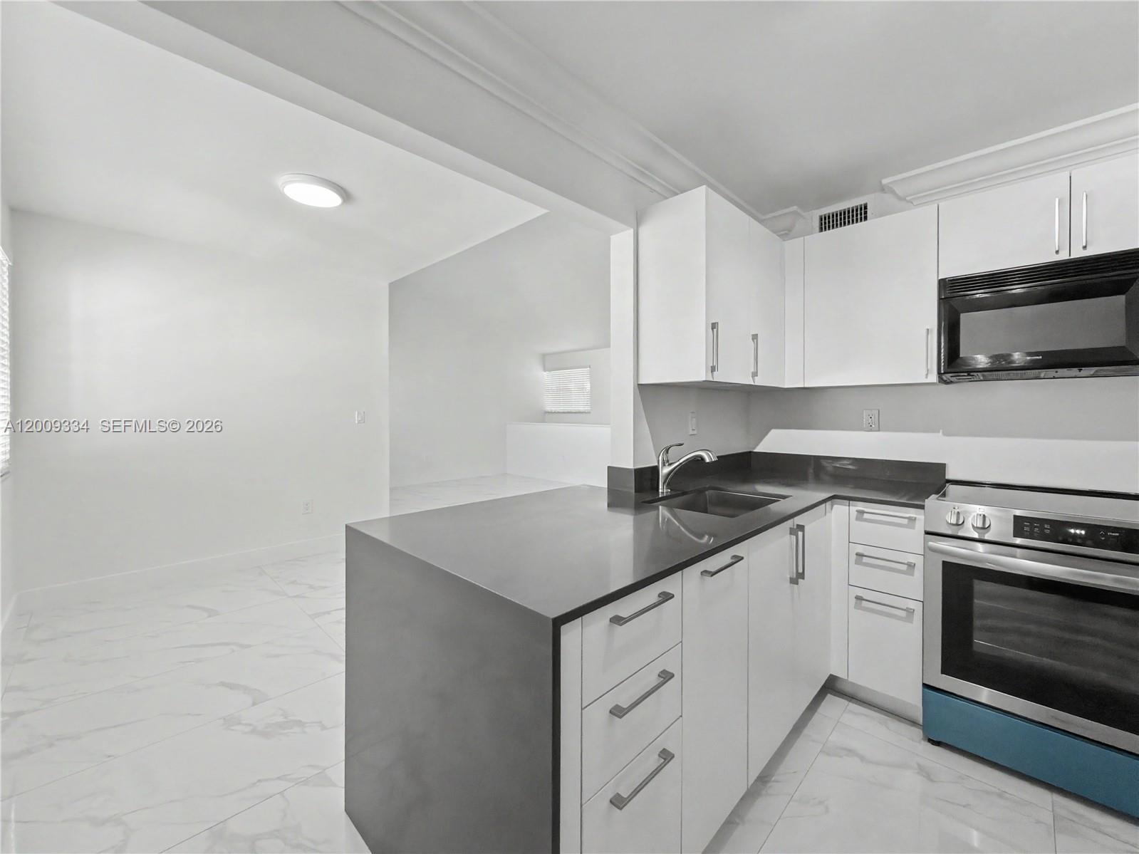 10010 NW 9th St Cir 203