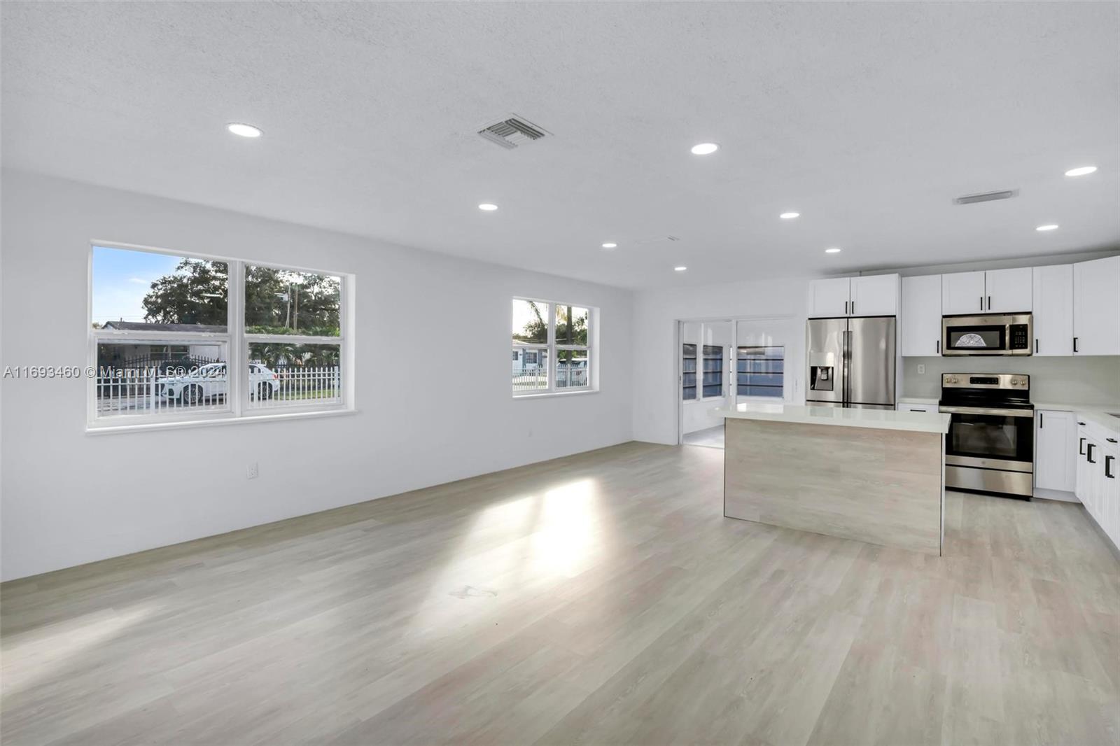 PINE TREE PARK 1ST ADDN - Residential