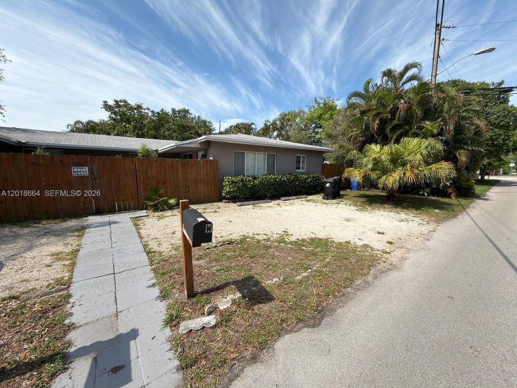 Photo of 600 NW 18th St #W-2, Fort Lauderdale, FL 33311 (MLS # A12018664)