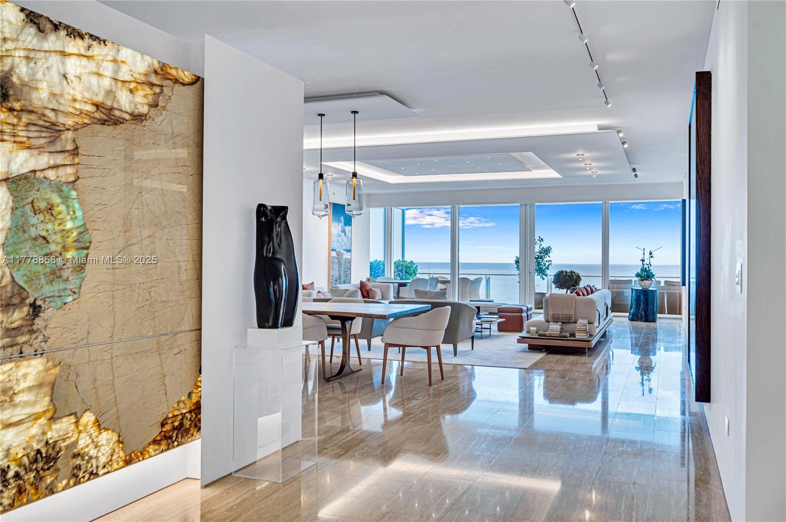 SURF CLUB CONDO - Residential