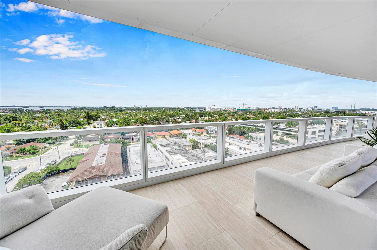 SURF CLUB CONDO - Residential