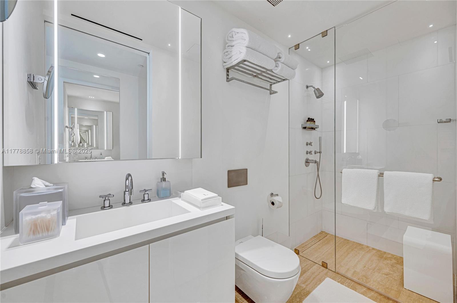 SURF CLUB CONDO - Residential