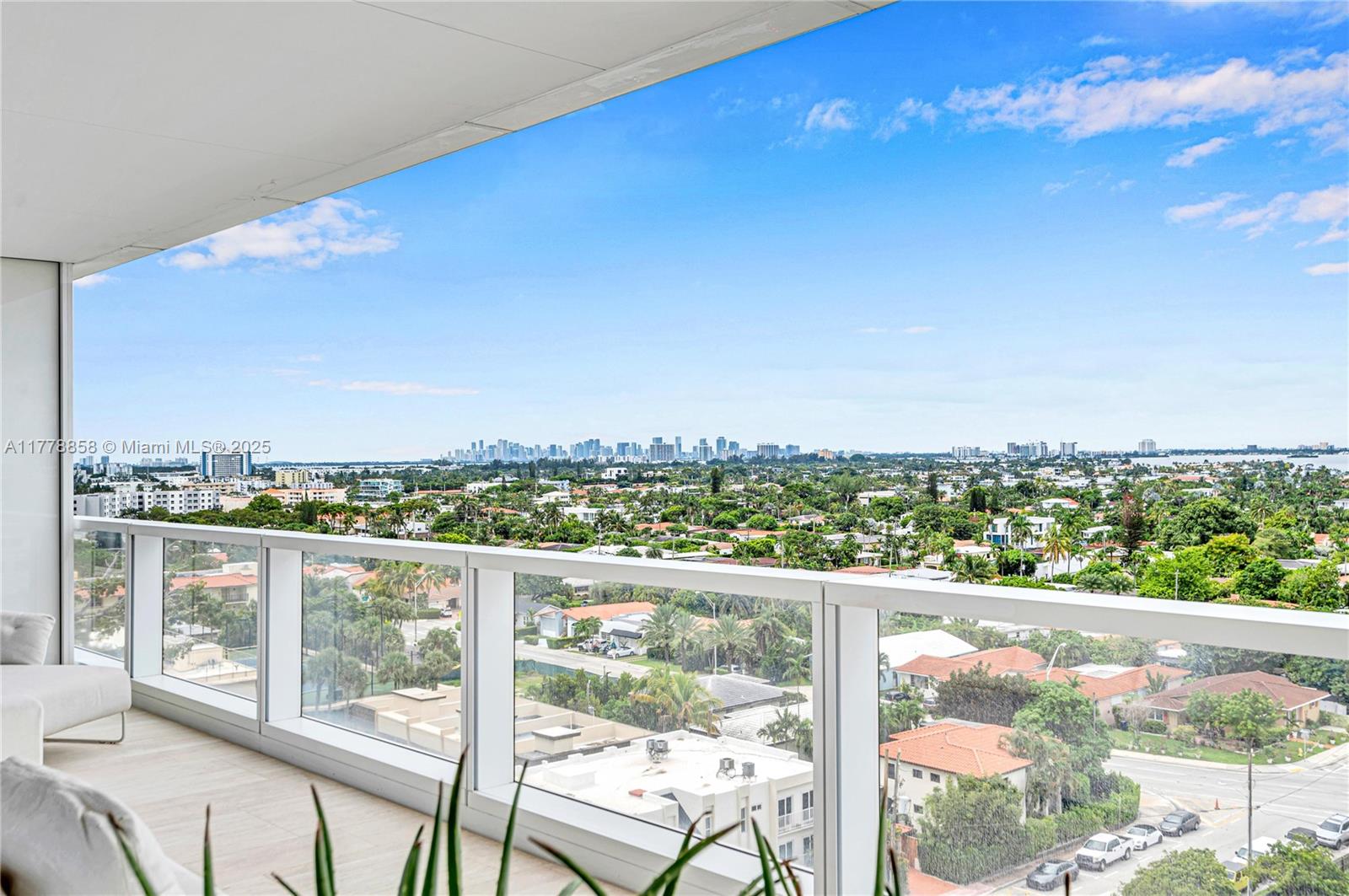 SURF CLUB CONDO - Residential