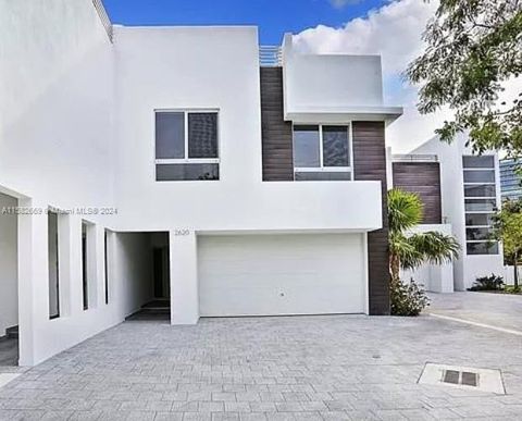 Townhouse in Miami FL 2620 Trapp Ave Ave.jpg