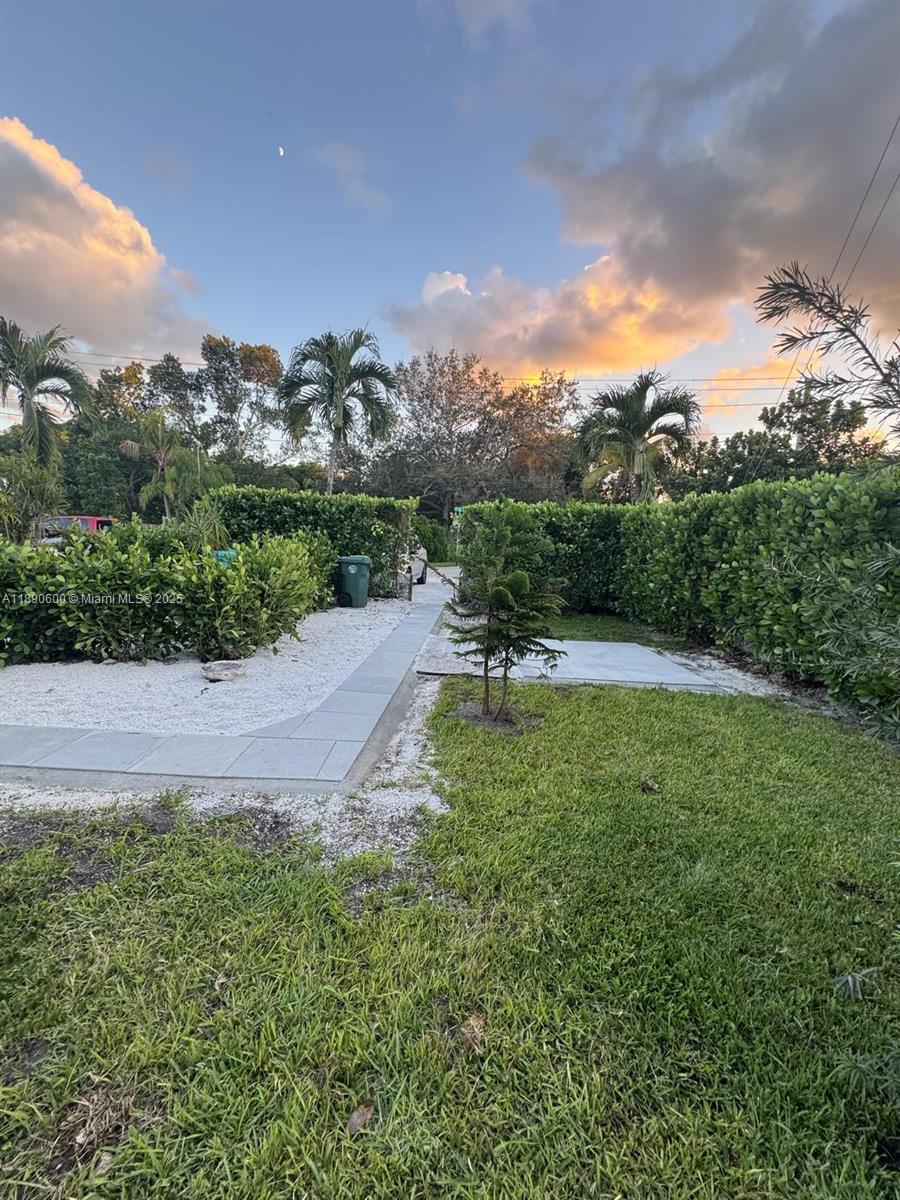 REV PALOMAR - Residential Lease