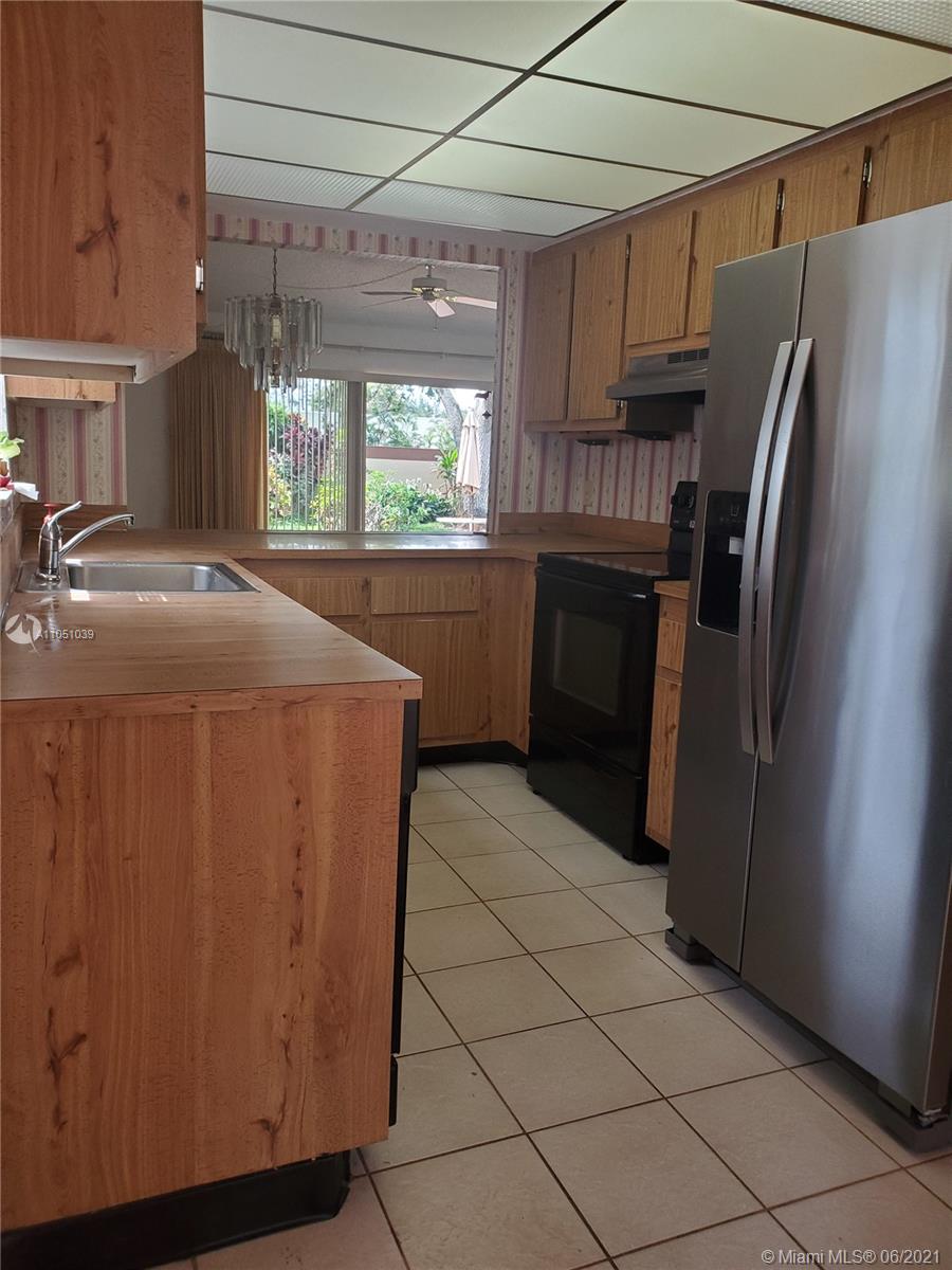 EAST LAKE TOWNHOMES PER D - Residential