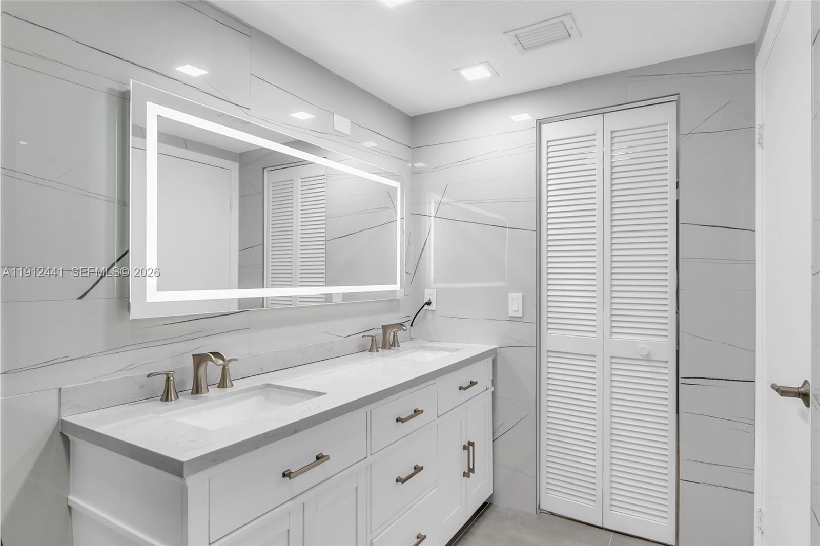 POINCIANA IS YT & RCQ CLU - Residential