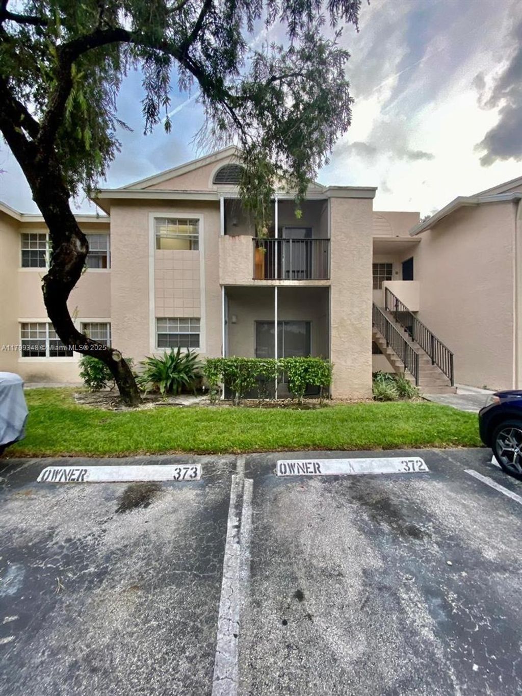 Photo of 640 Cypress Club Way #E12, Deerfield Beach, FL 33064 (MLS # A11799348)