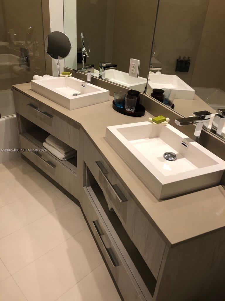 HYDE RESORT AND RESIDENCES - Residential