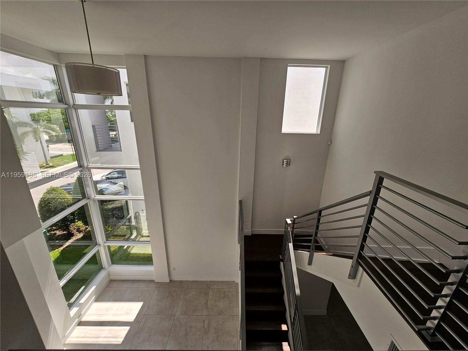 MODERN DORAL 45 - Residential