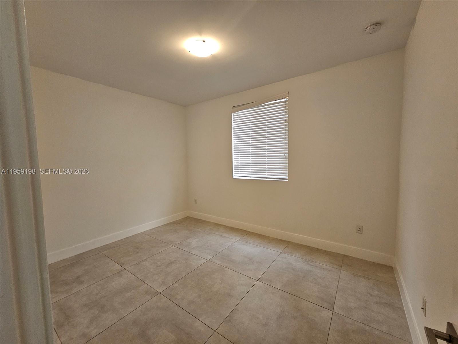 MODERN DORAL 45 - Residential