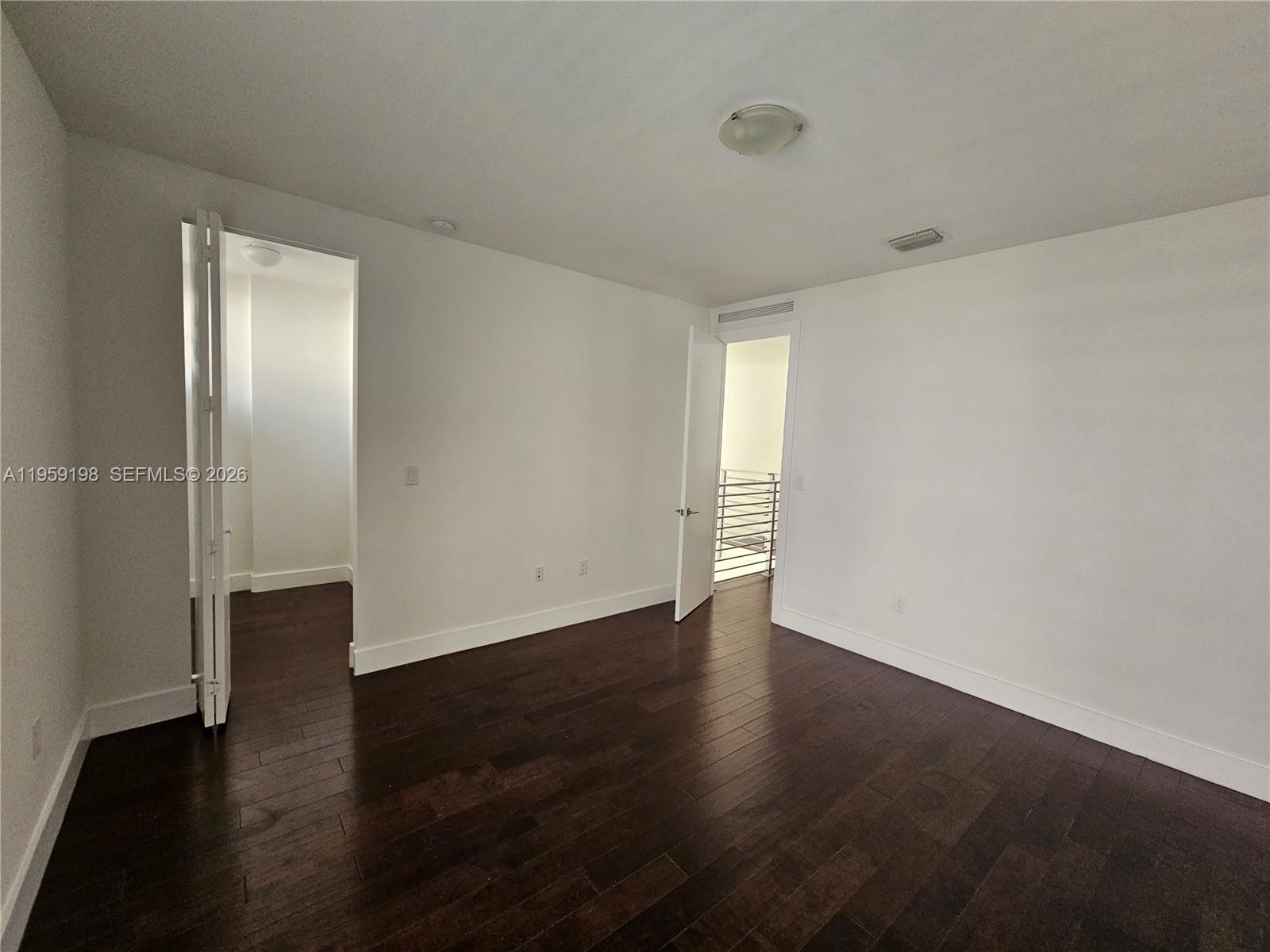 MODERN DORAL 45 - Residential