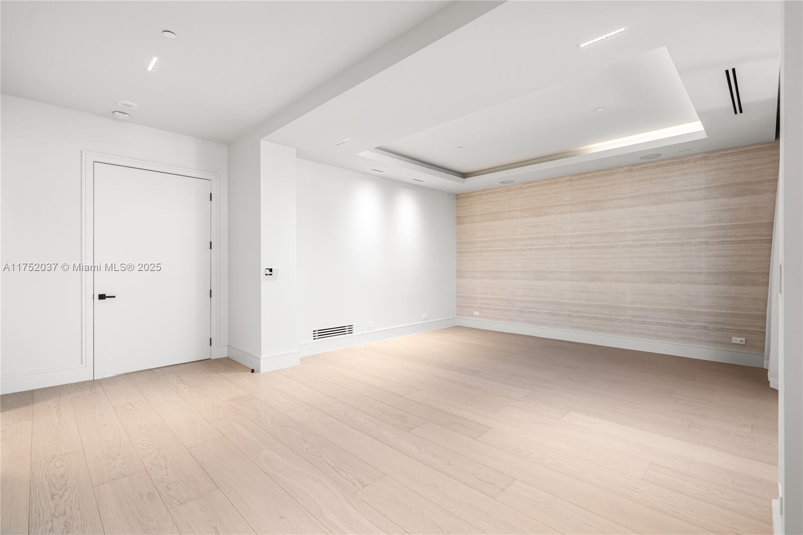 GIRALDA PLACE CONDO - Residential