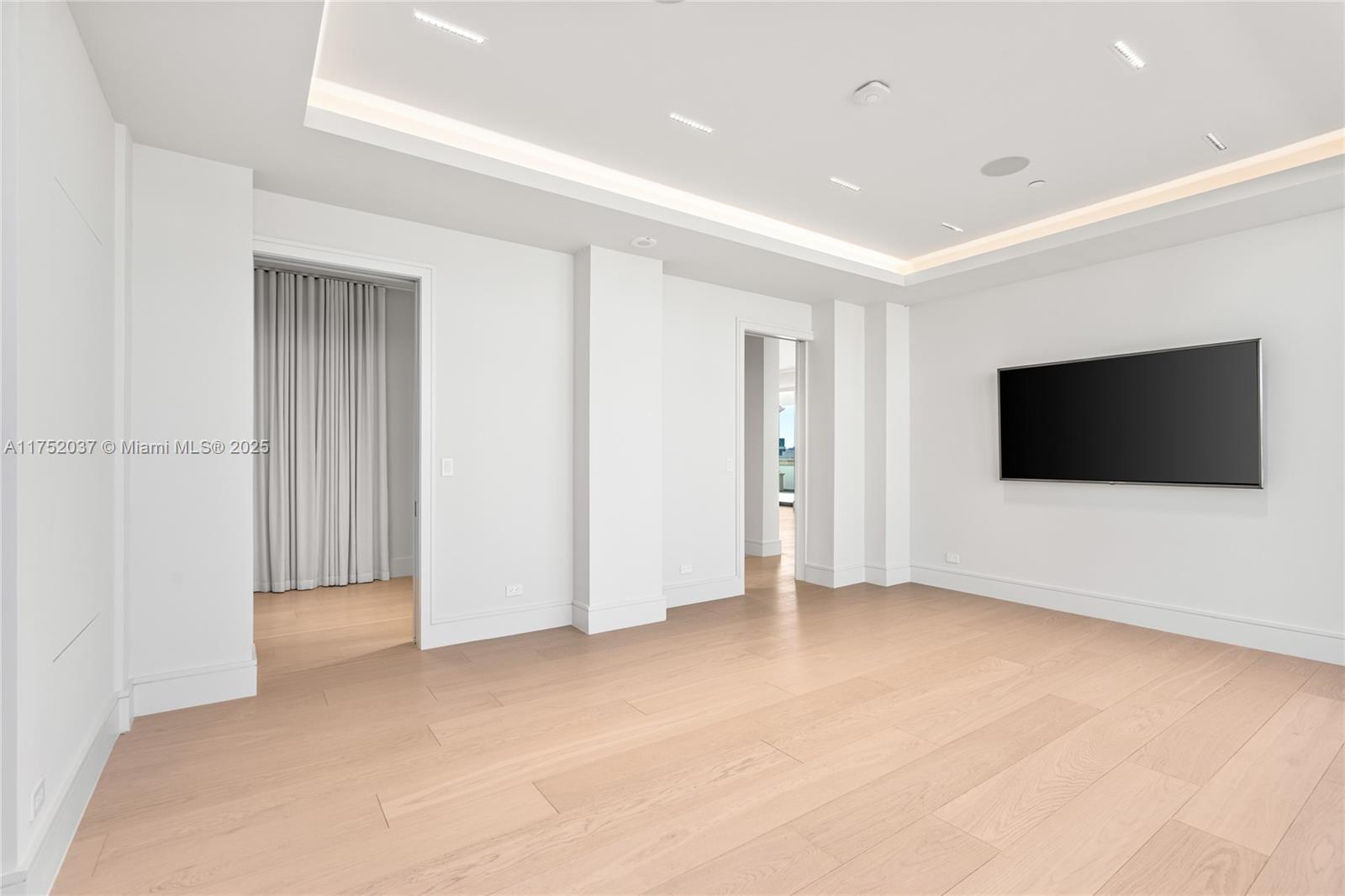 GIRALDA PLACE CONDO - Residential