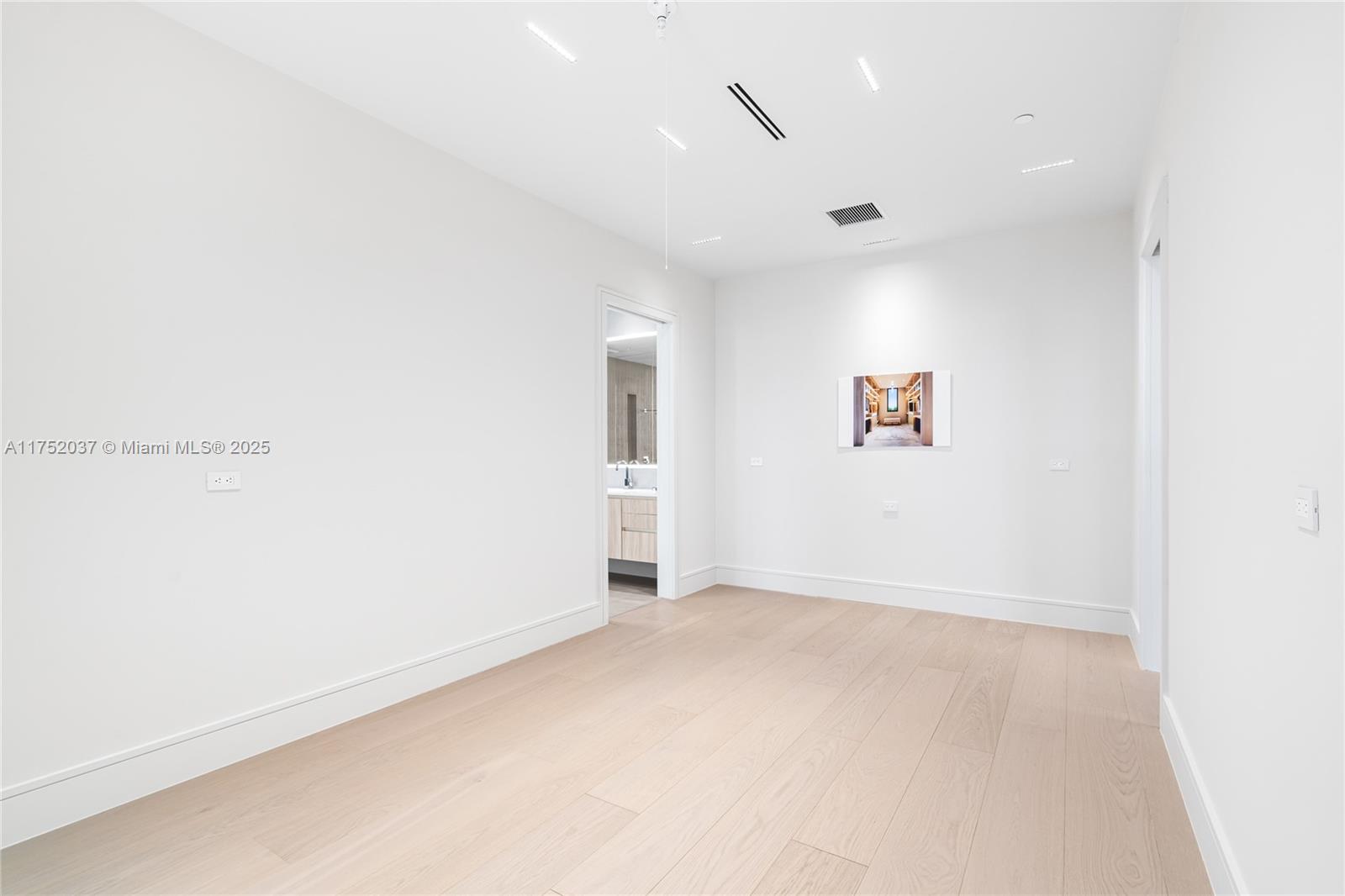 GIRALDA PLACE CONDO - Residential