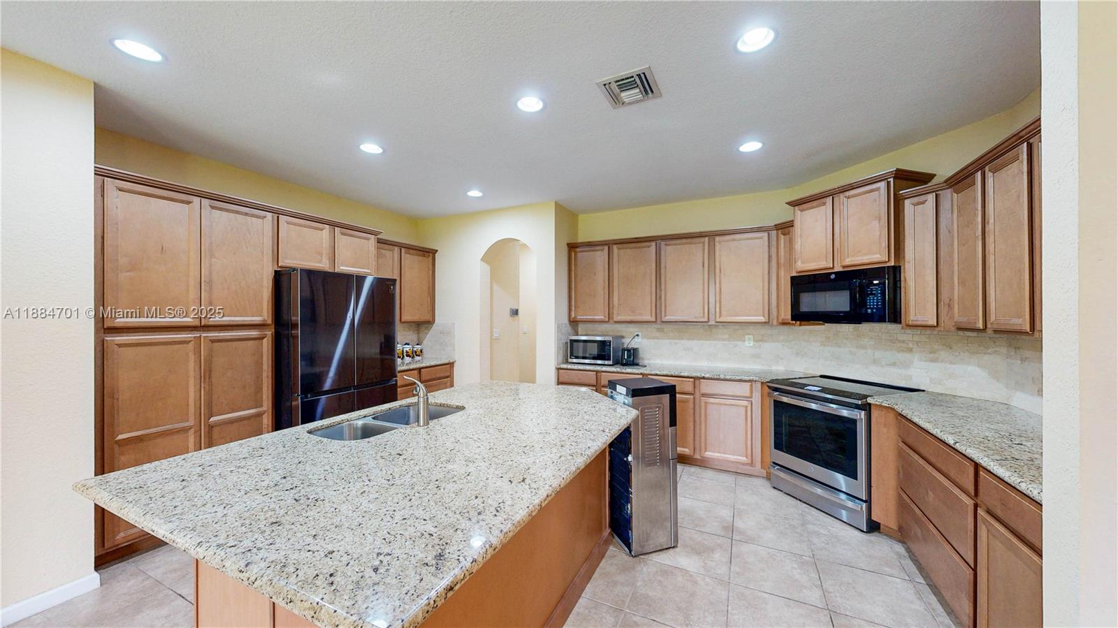 ESTATE MANSIONS 1ST ADDN - Residential