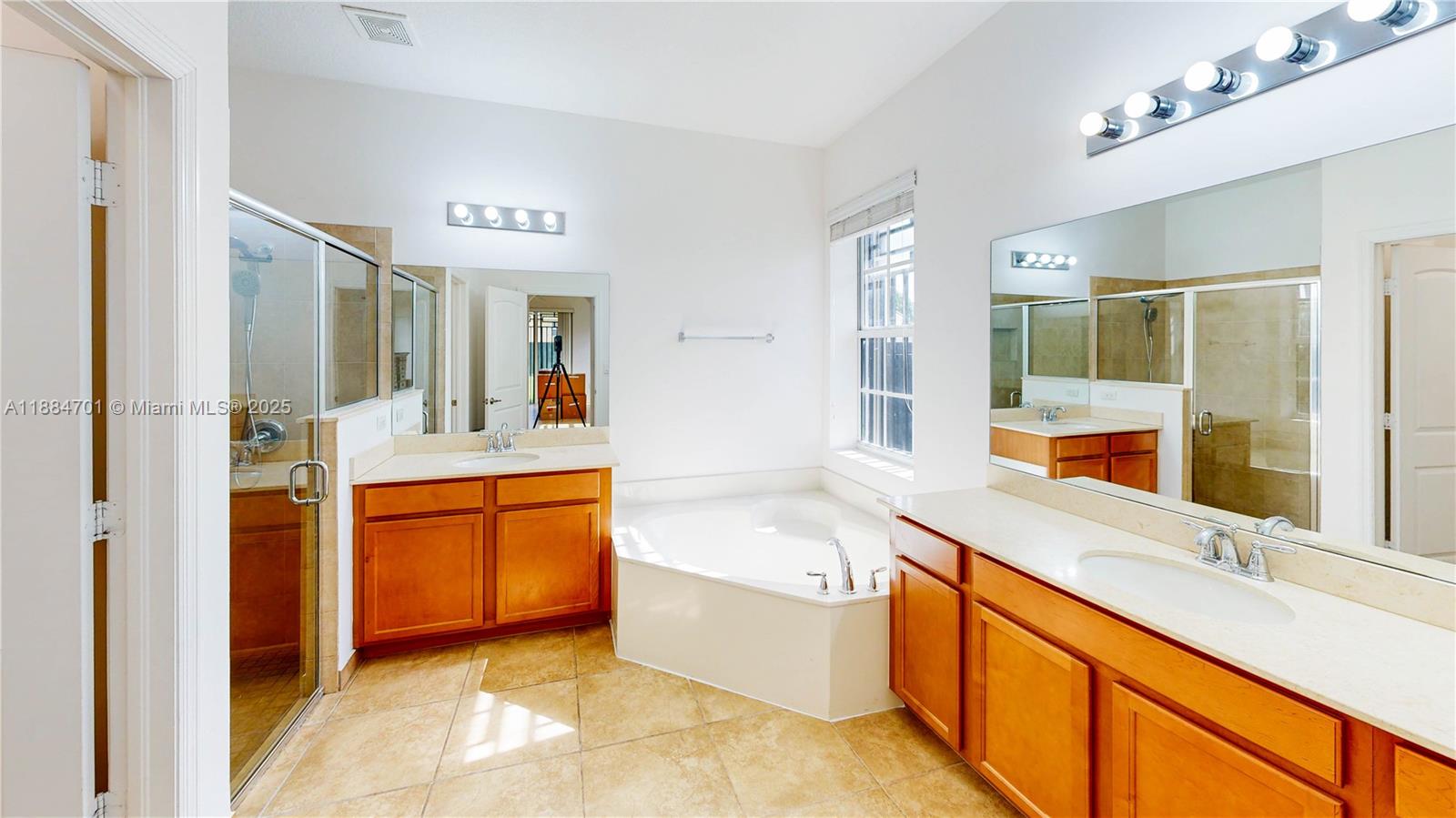 ESTATE MANSIONS 1ST ADDN - Residential