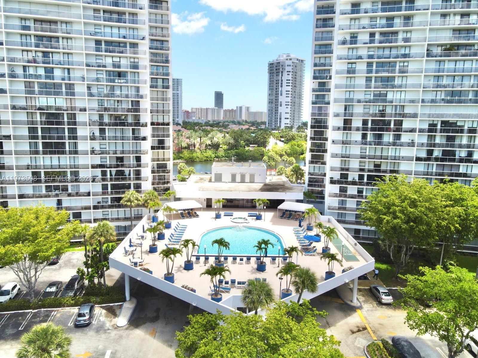 FLAMENCO CONDO TOWER I - Residential