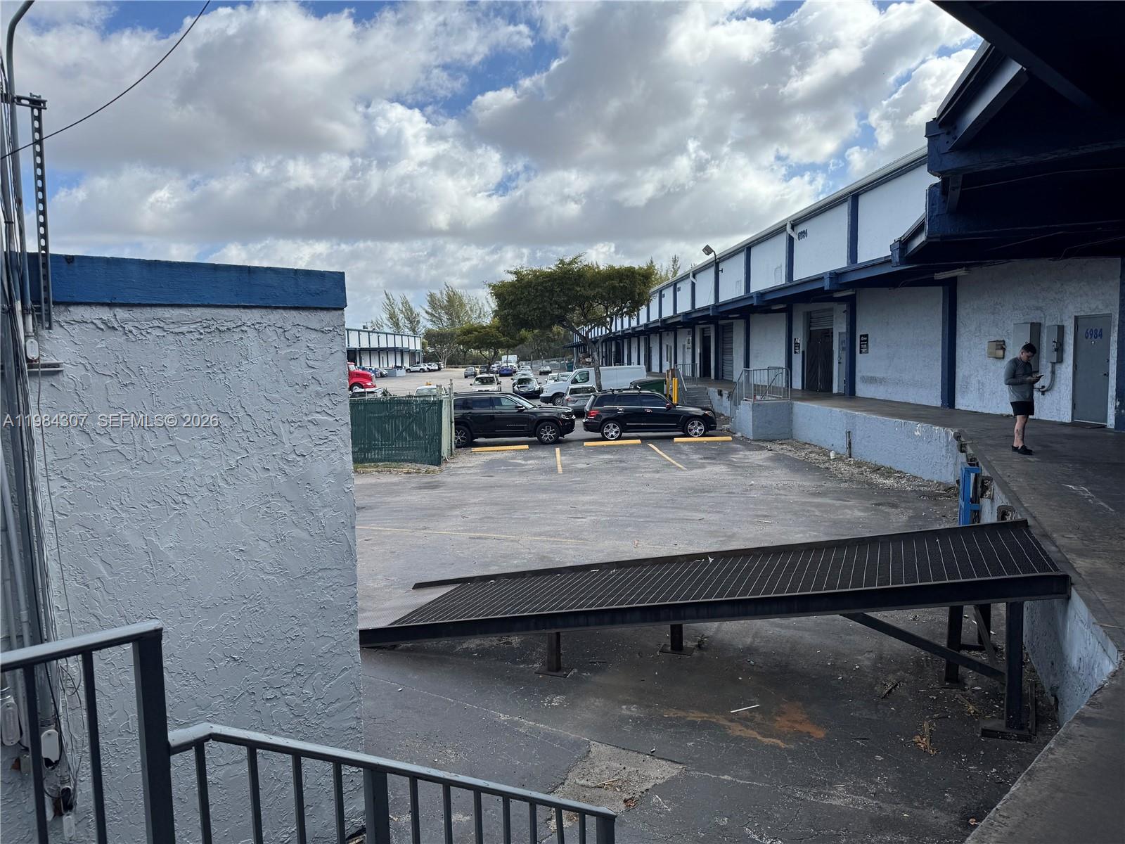 6910 NW 12th St 7166