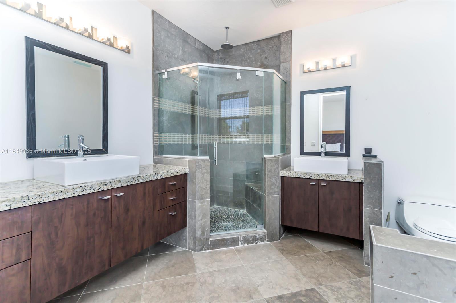 BLUE LAKE TOWNHOMES - Residential