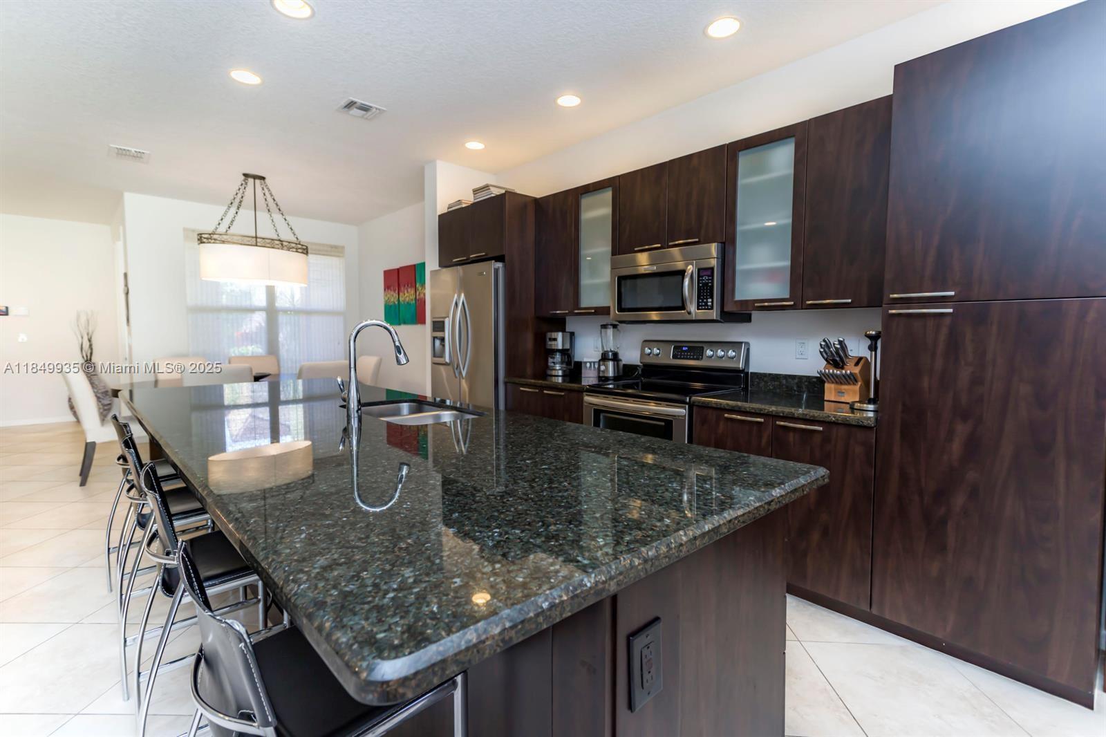BLUE LAKE TOWNHOMES - Residential