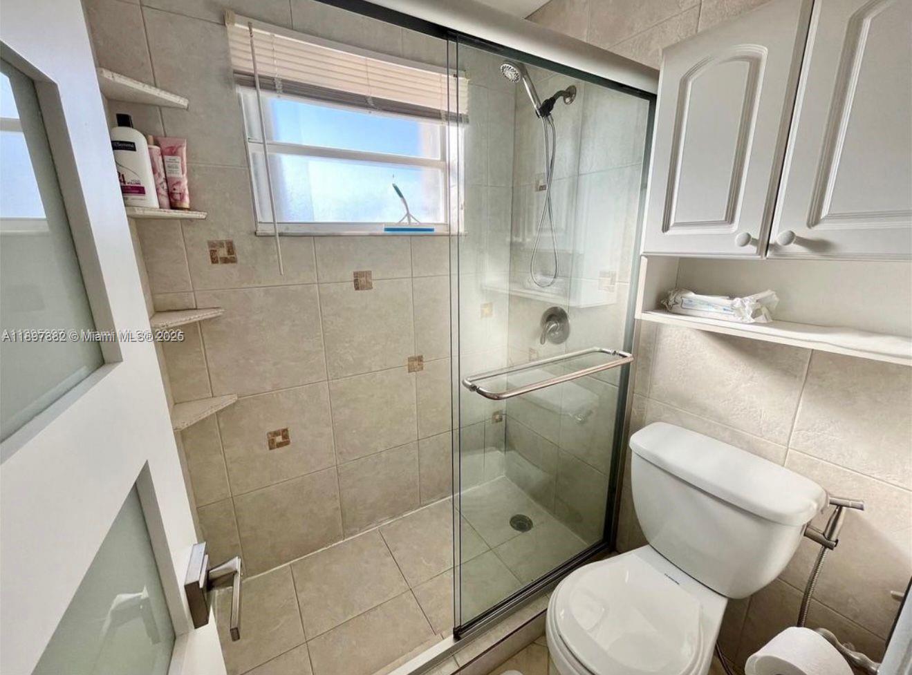 BAYSHORE YACHT & TENNIS C - Residential Lease