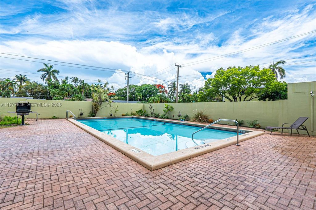 Photo of 1425 Arthur St #116, Hollywood, FL 33020 (MLS # A11977649)