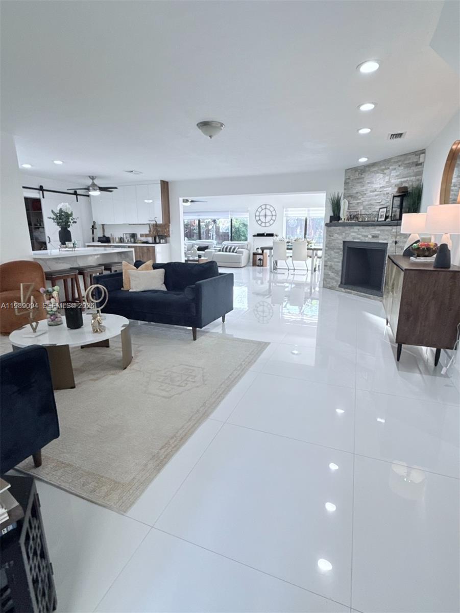 SOUTH CORAL HOMES SEC 2 - Residential Lease