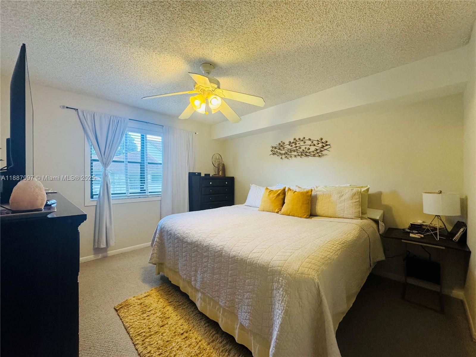 HOLLYWOOD PARC CONDOMINIU - Residential