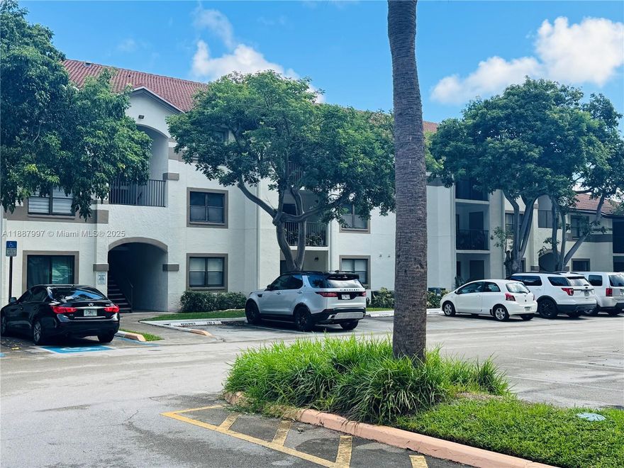 This 2-Bed 2-Bath condo is located in the Desirable Hollywood Parc community.  The unit has an open kitchen, split layout, balcony with pool view and a washer and dryer inside. *** TWO Assigned parking spaces included.*** Amenities include two pools, tennis court, BBQ area and exercise room. Conveniently located near shopping, dining, FLL & Major Highways. This is a Must See! *** TWO Assigned parking spaces included.***